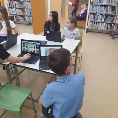 A fantastic afternoon collaborating with the Digital Leaders from Ysgol Caer Nant in Connah's Quay learning how to use Flipgrid.